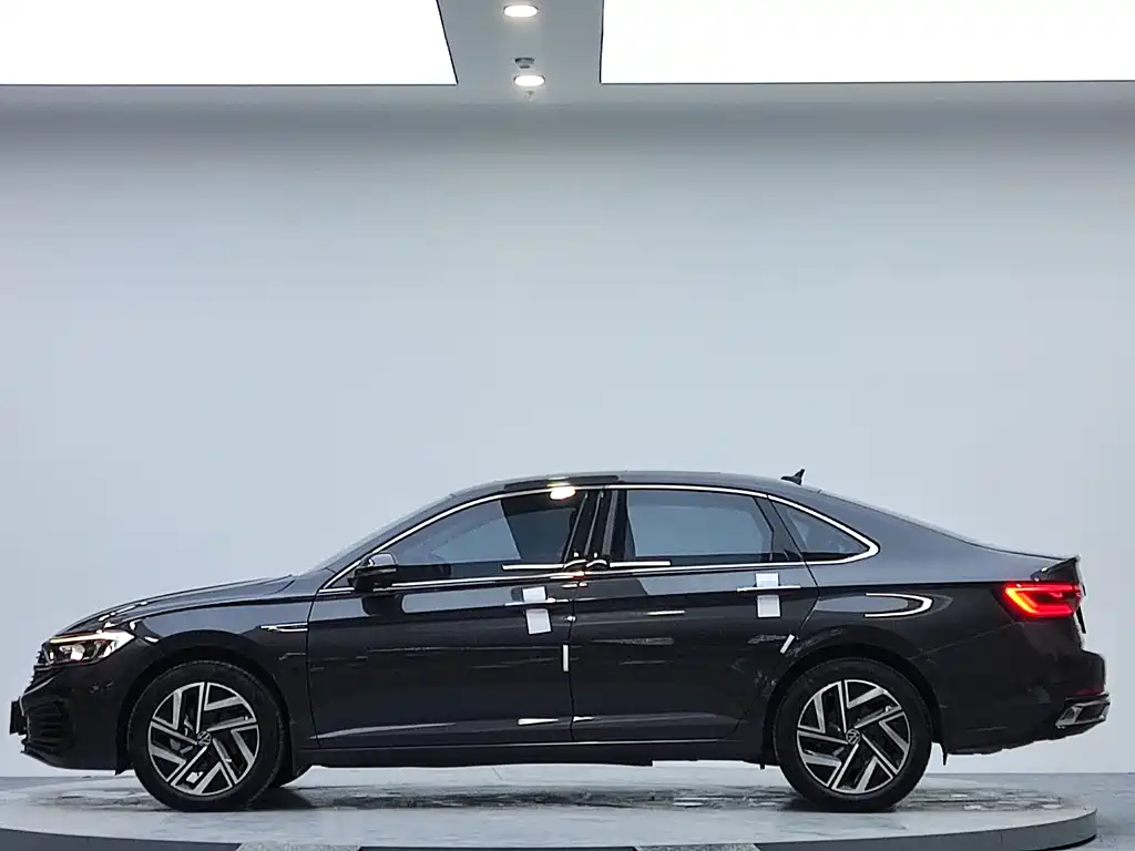 Volkswagen Sagitar 2023