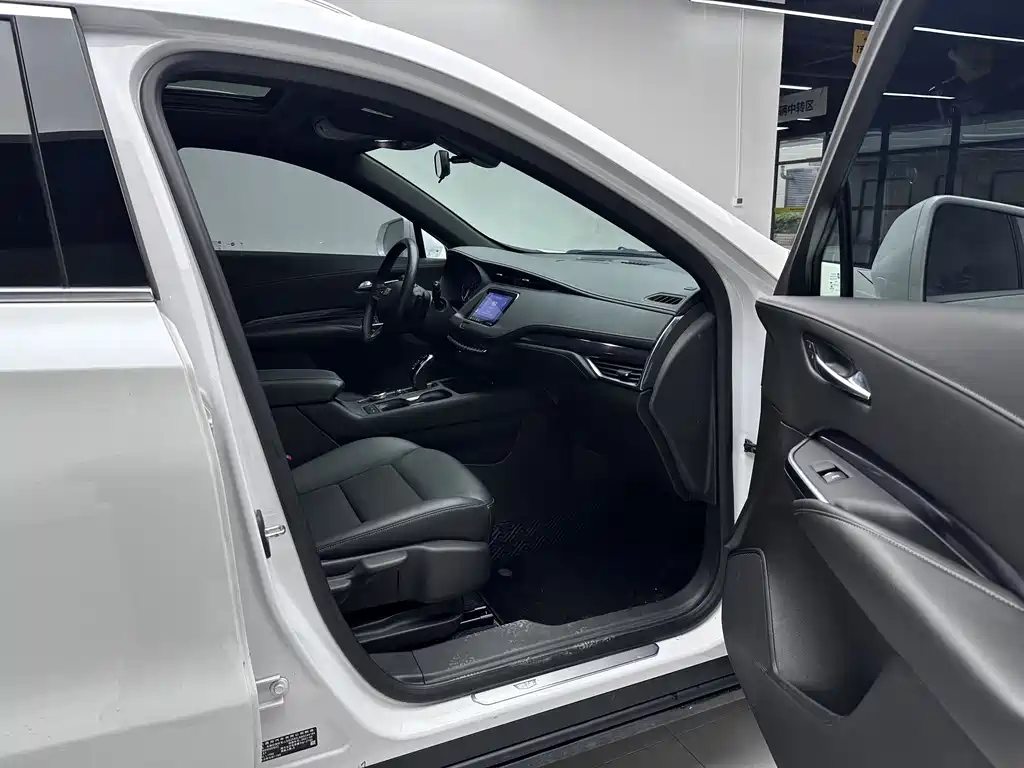 Cadillac XT4 2021 — фото 12