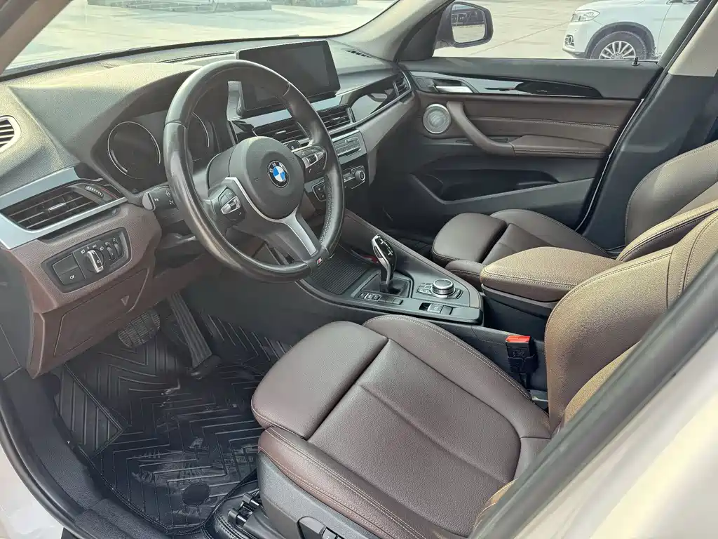 BMW X1 2021 — фото 9