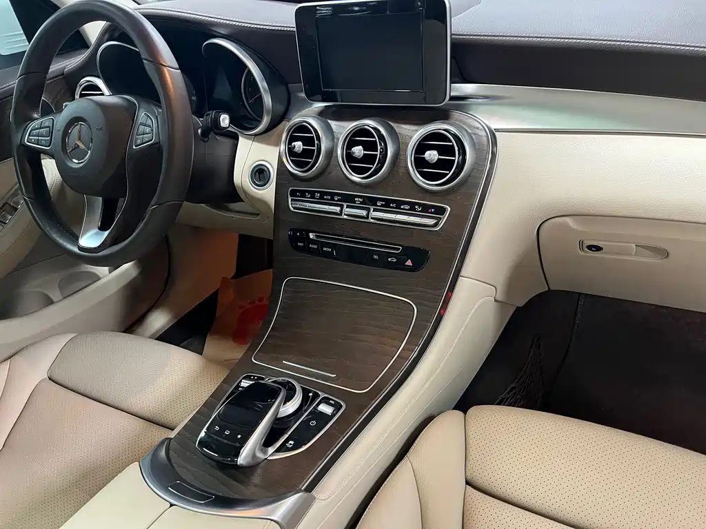 Mercedes-Benz GLC 2016