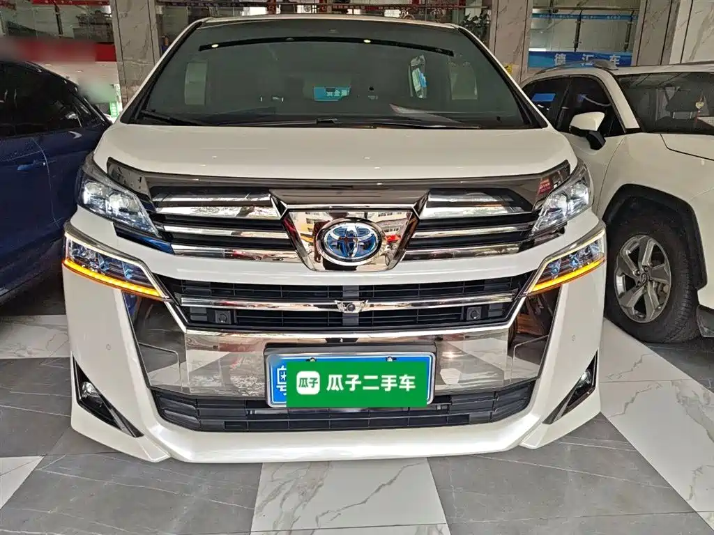 Toyota Vellfire 2020 — фото 3