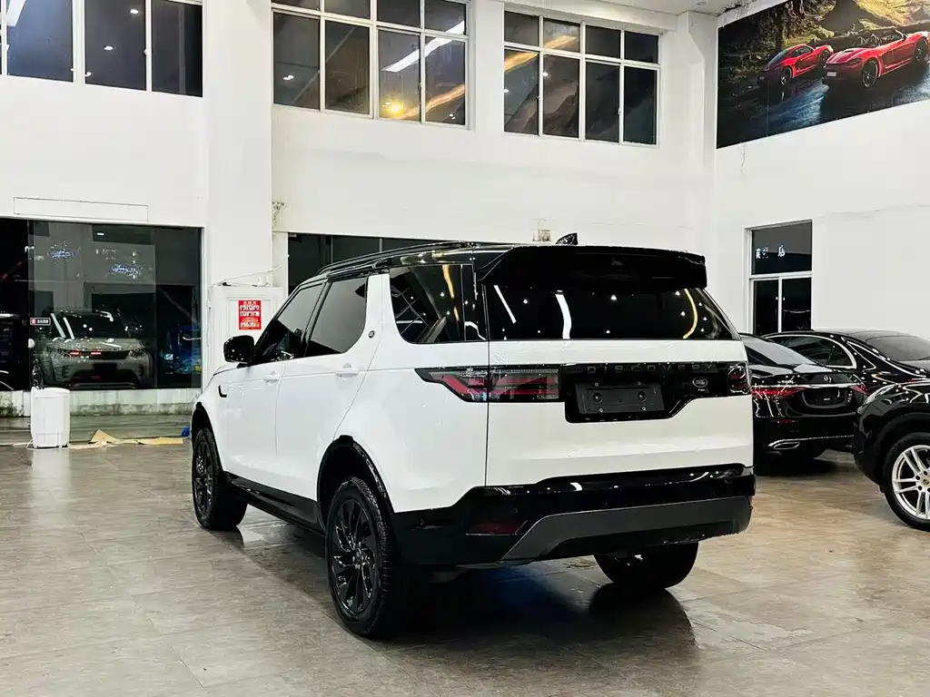 Land Rover Discovery 2023 — фото 4