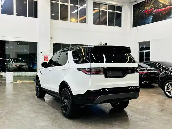 Land Rover Discovery 2023