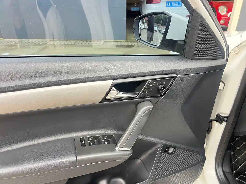 Volkswagen Lavida 2014