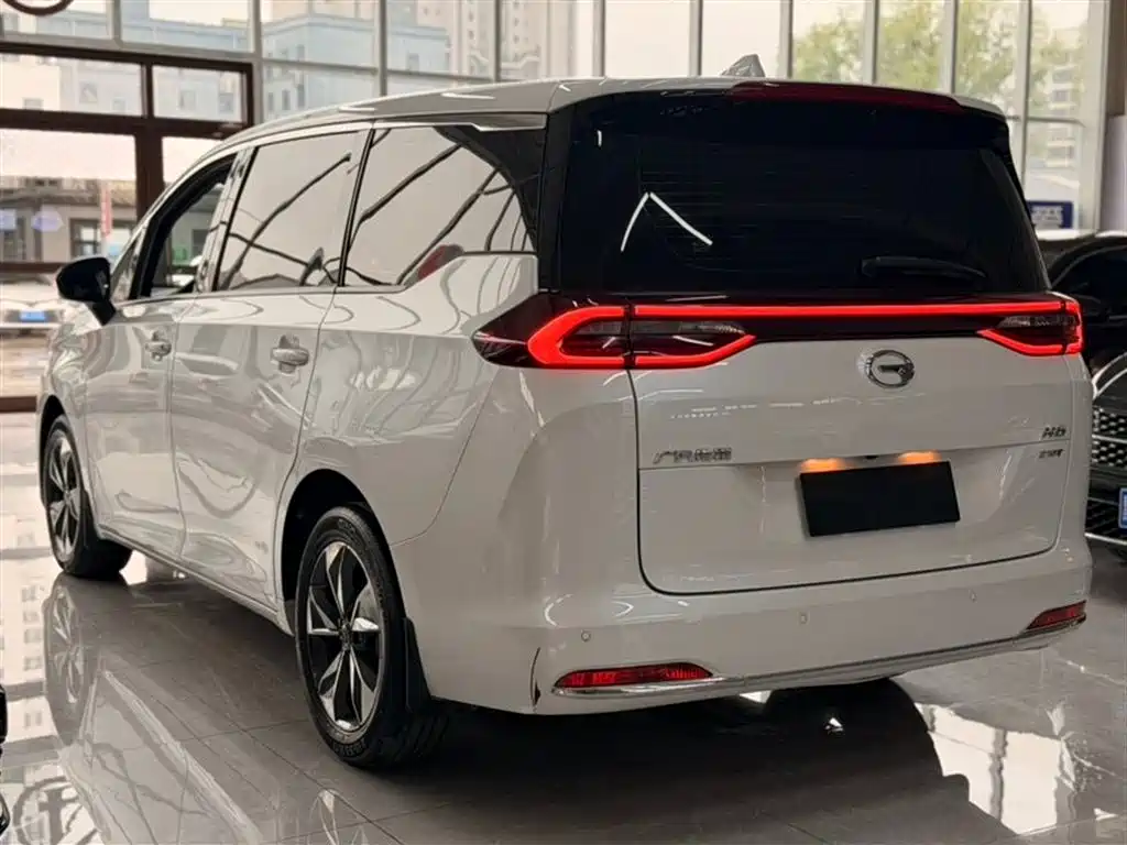 GAC Motor Trumpchi M6 2022 — фото 7