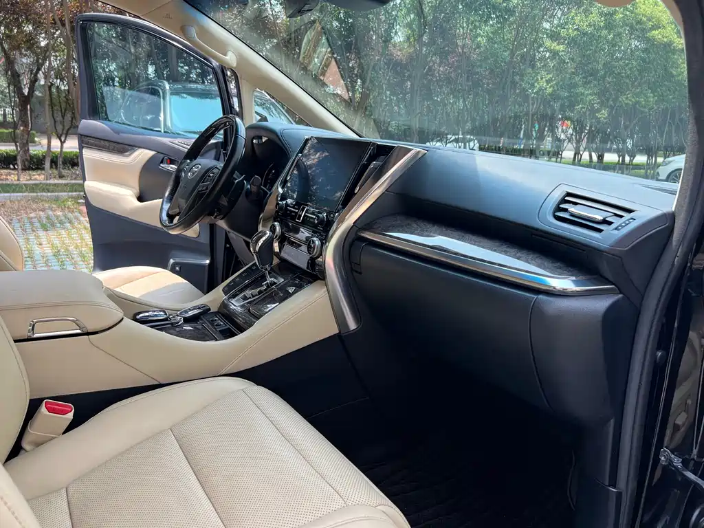 Toyota Vellfire 2022 — фото 12