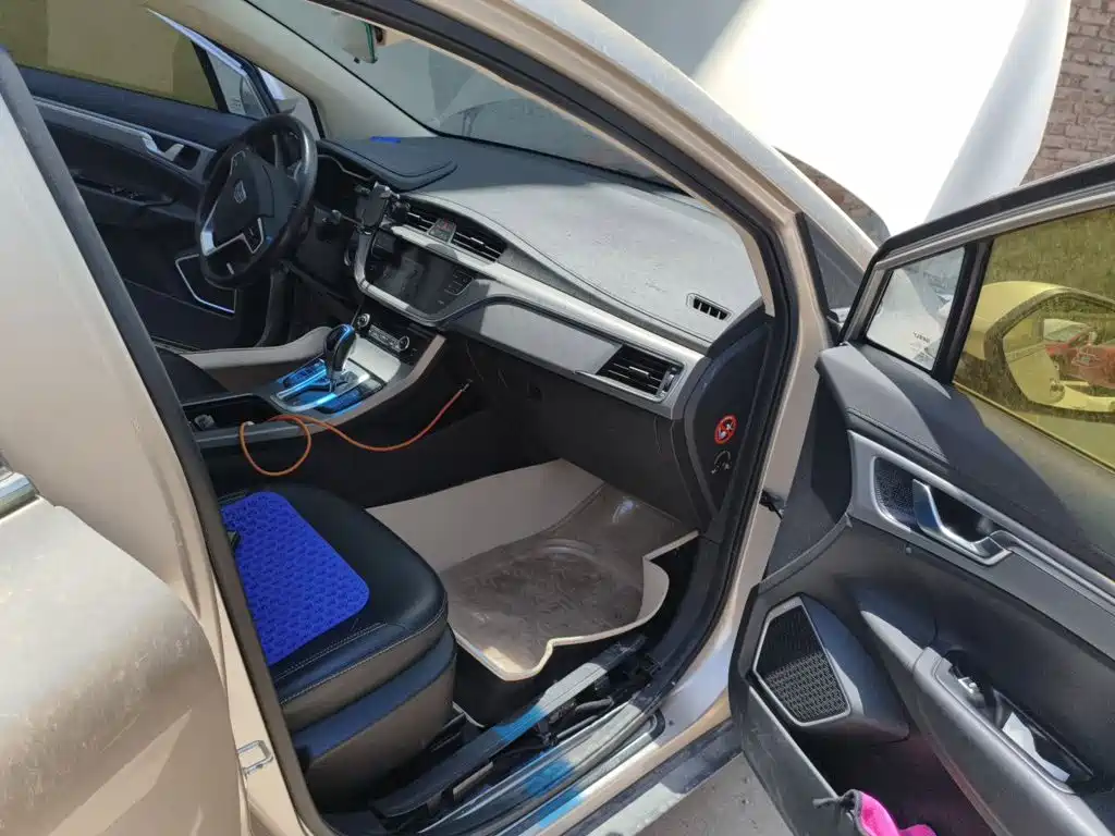 Geely Emgrand GS 2018 — фото 20