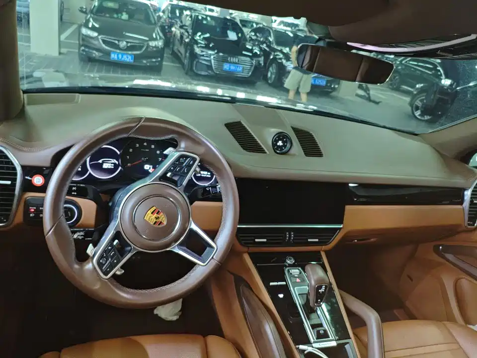 Porsche Cayenne 2022