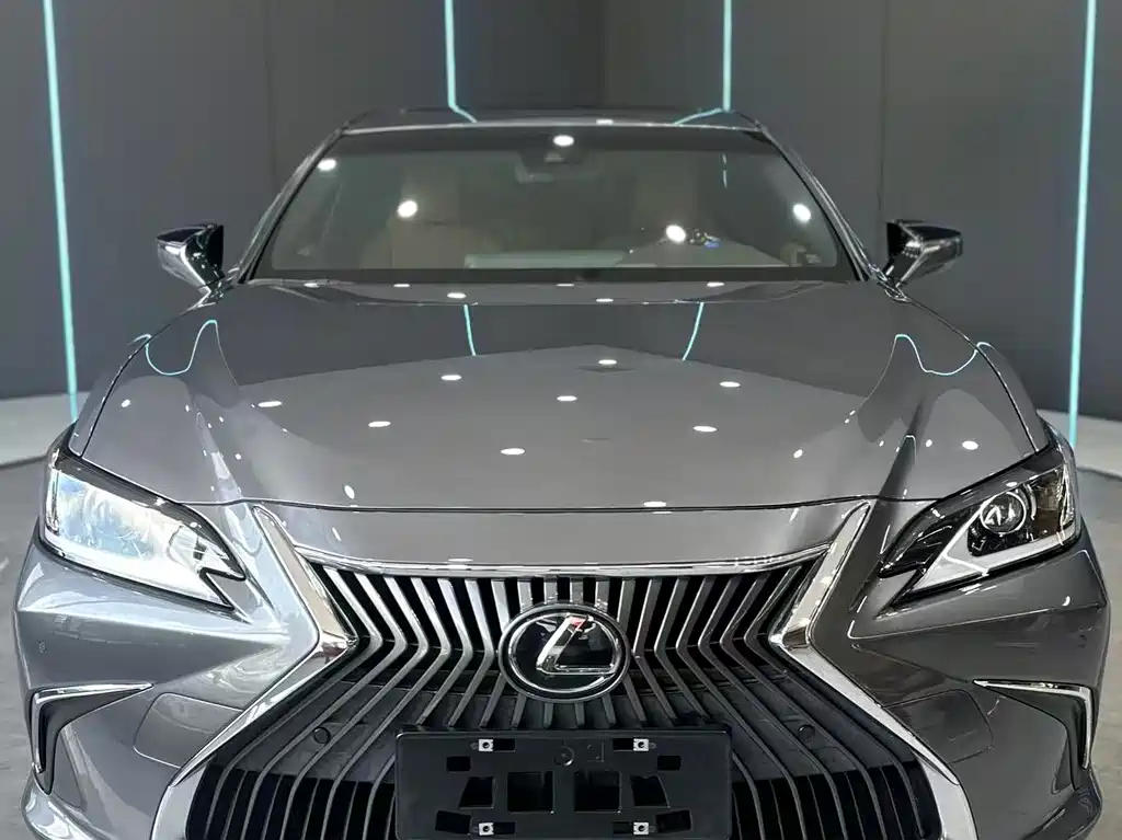 Lexus ES 2021