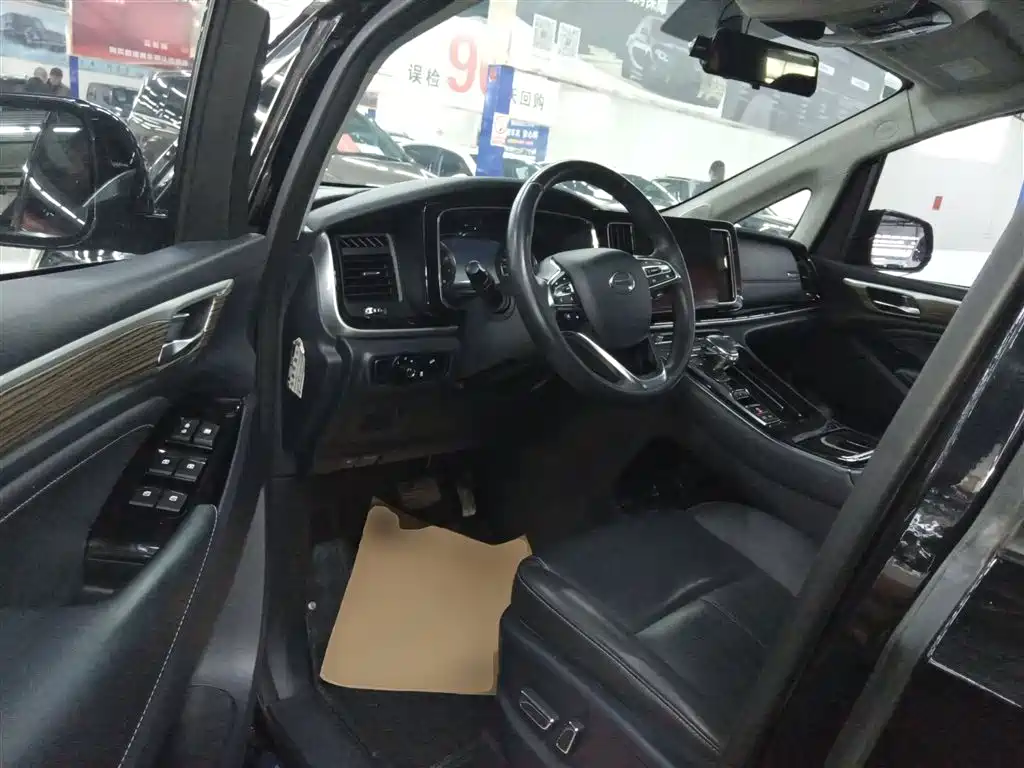 GAC Motor Trumpchi M8 2022 — фото 12