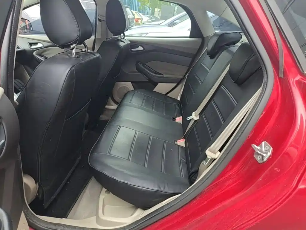 Ford Focus 2015 — фото 17