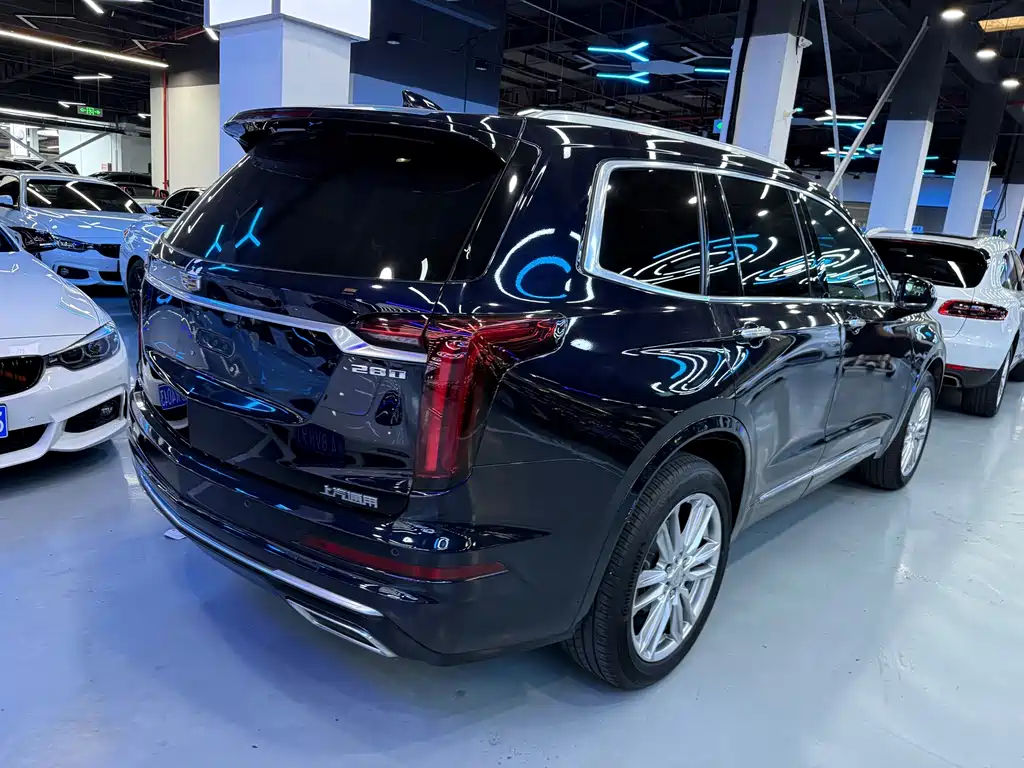 Cadillac XT6 2021 — фото 18