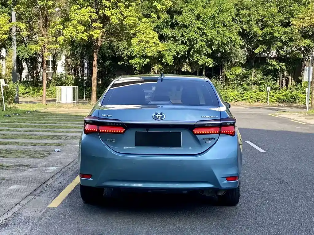 Toyota Corolla 2018 — фото 13