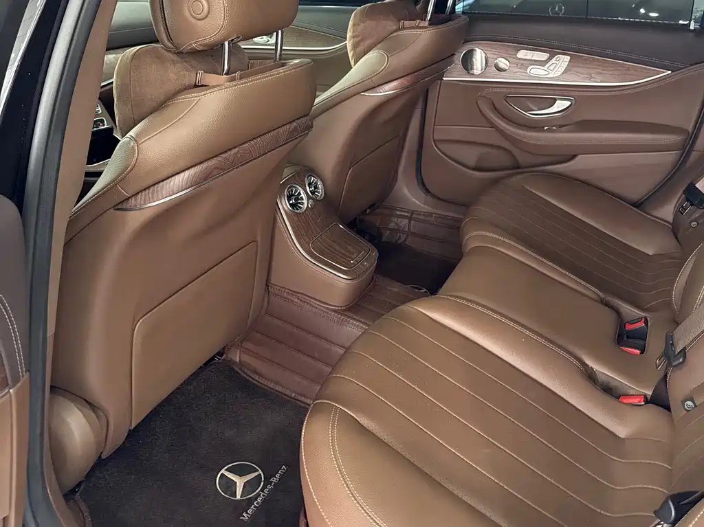 Mercedes-Benz E-Class 2022 — фото 16