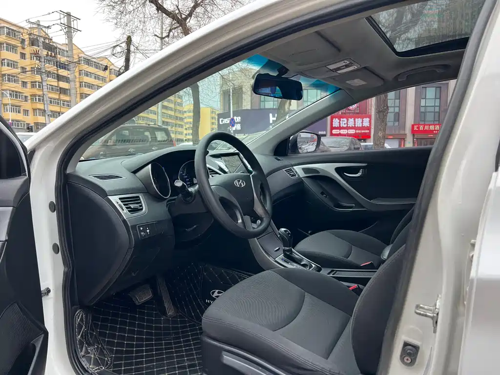 Hyundai Elantra Langdong 2015 — фото 8