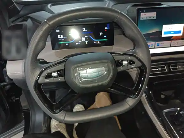 Geely Boyue L 2025