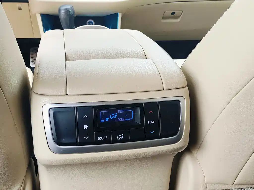 Toyota Highlander 2018 — фото 14