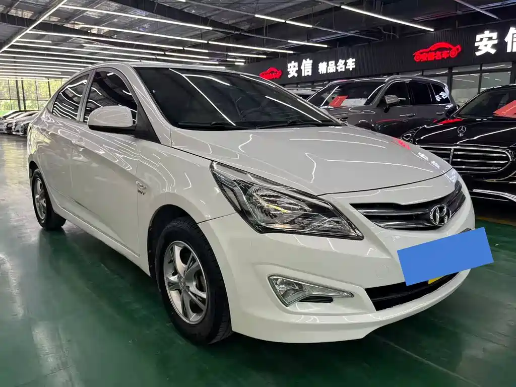 Hyundai Verna 2015 — фото 3