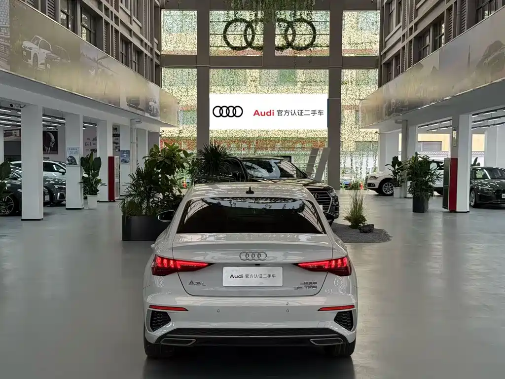 Audi A3 2023 — фото 5
