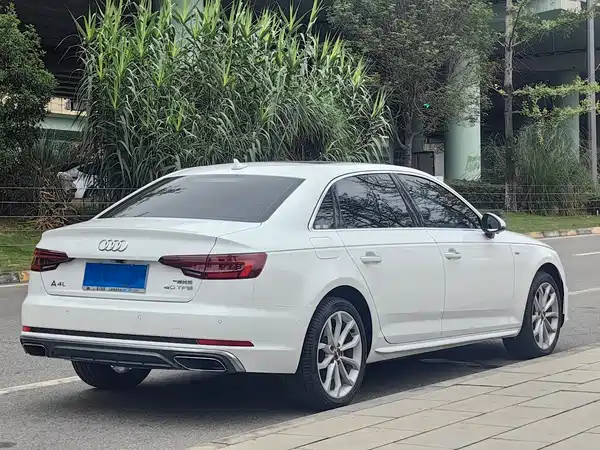 Audi A4L 2019