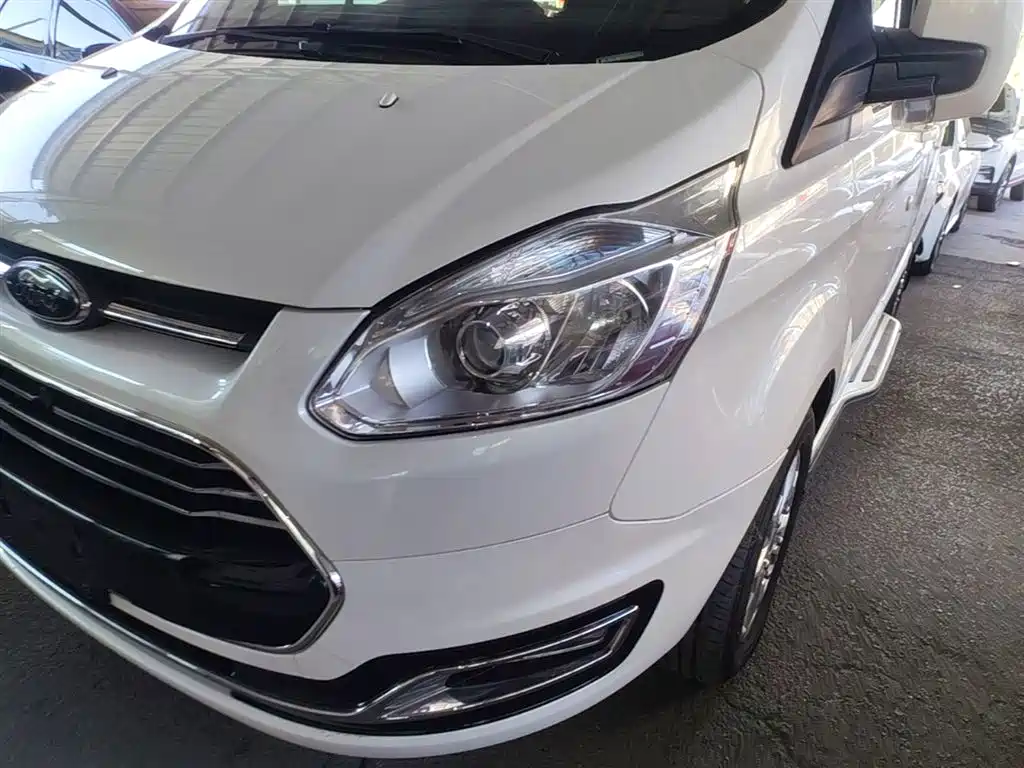 Ford Tourneo 2021 — фото 24