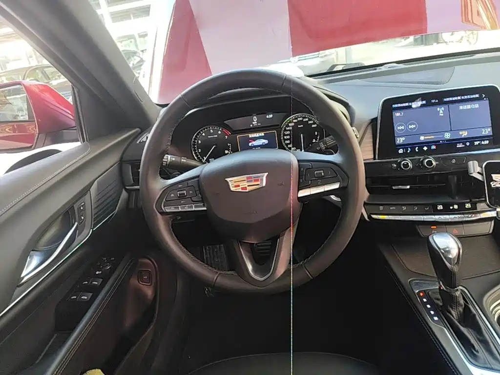 Cadillac CT4 2020 — фото 11