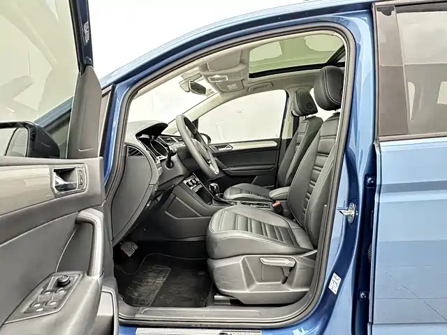Volkswagen Touran 2018 — фото 12