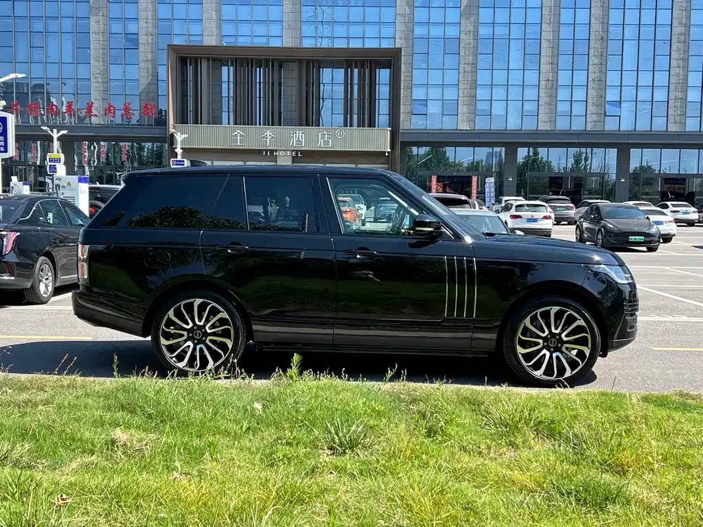 Land Rover Range Rover 2018 — фото 12