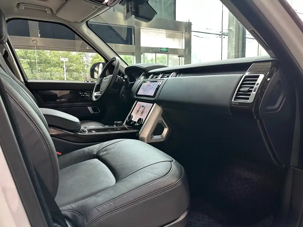 Land Rover Range Rover 2020 — фото 16