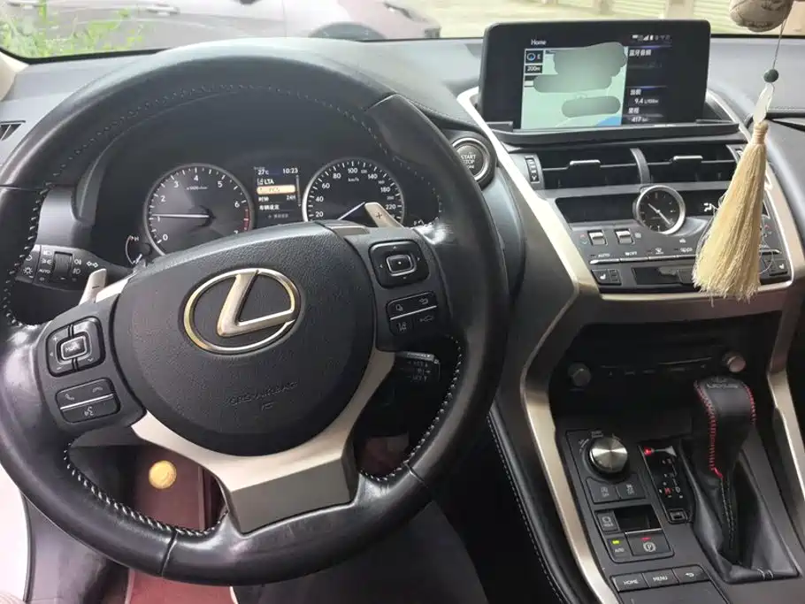 Lexus NX 2019 — фото 12