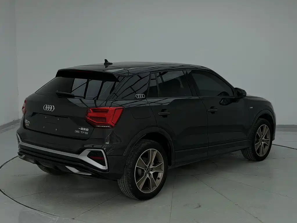 Audi Q2L 2022