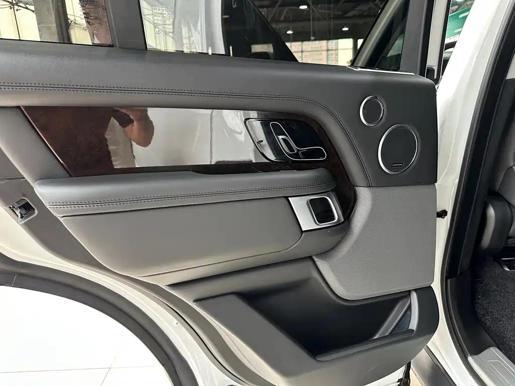 Land Rover Range Rover 2020 — фото 25