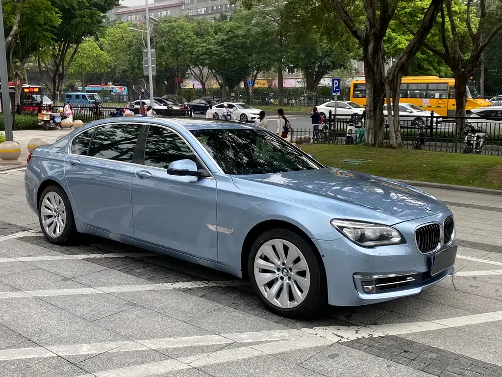 BMW 7 Series 2013 — фото 3