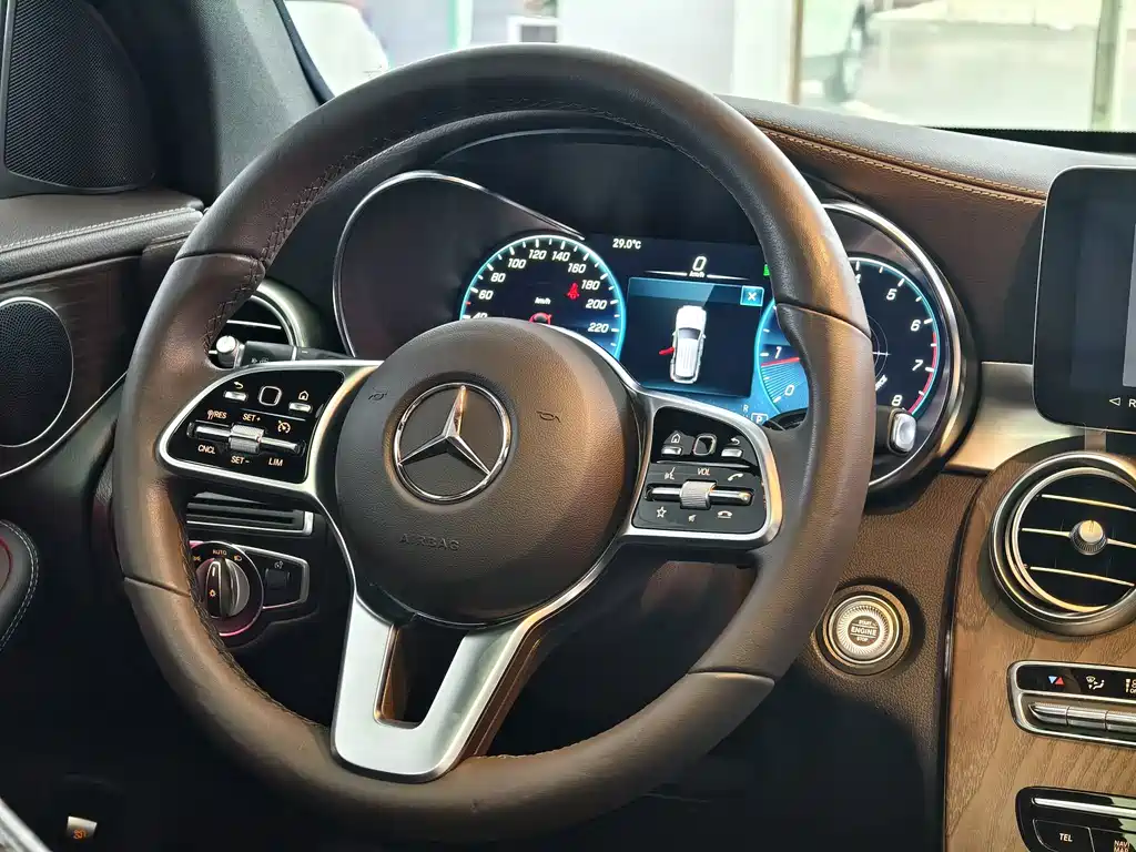 Mercedes-Benz GLC 2023 — фото 13