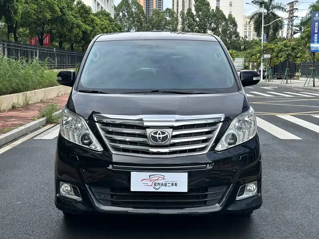 Toyota Alphard 2014