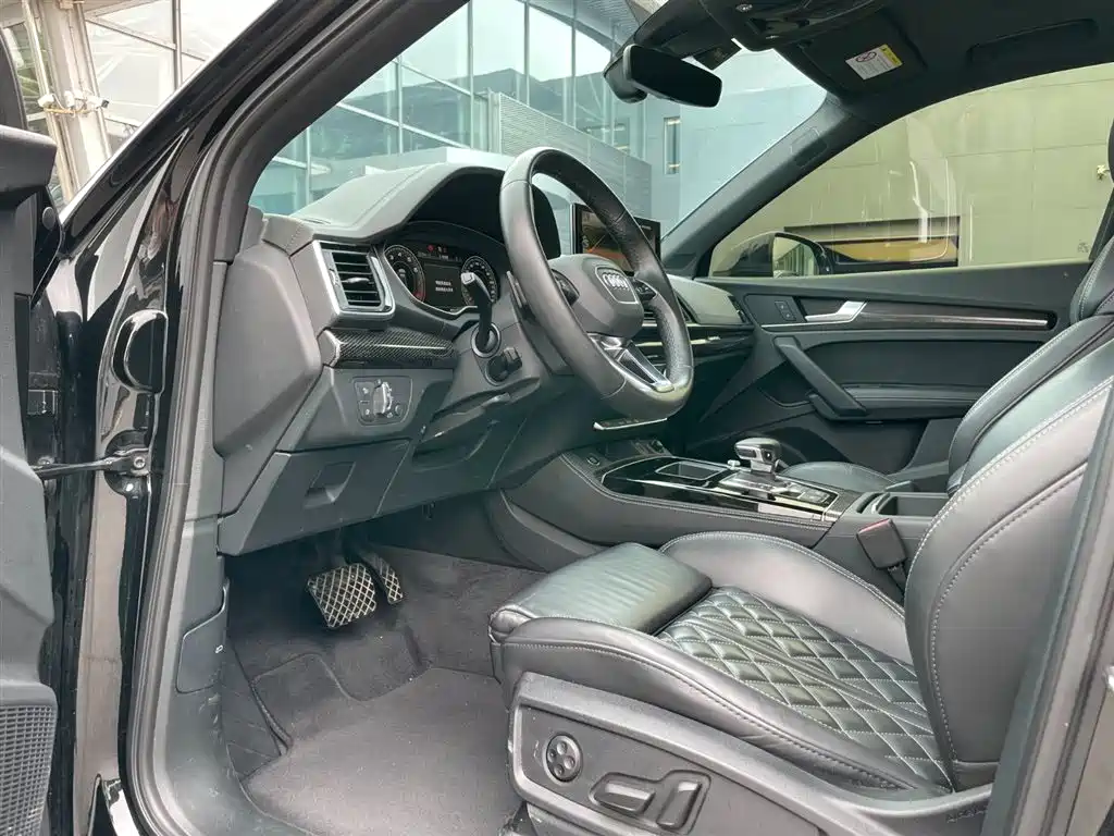 Audi Q5L Sportback 2022 — фото 4