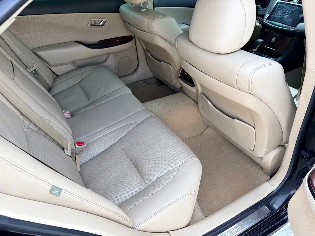Toyota Crown 2010 — фото 17