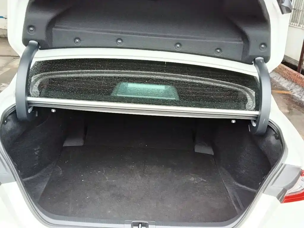 Toyota Camry 2025 — фото 19
