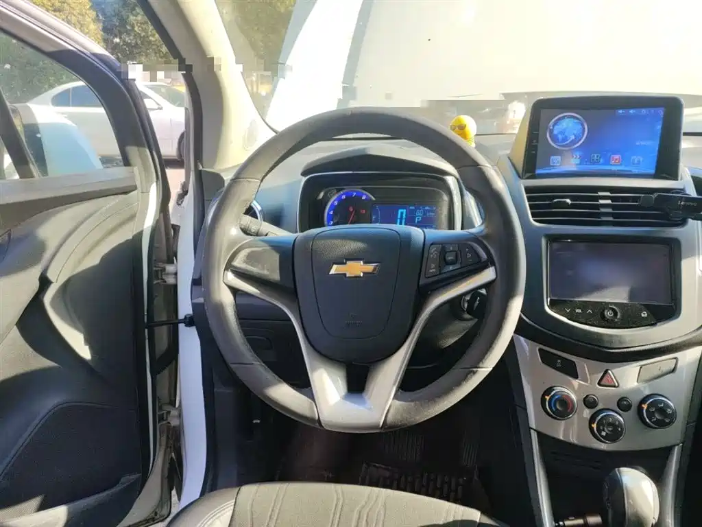 Chevrolet Trax 2015 — фото 3