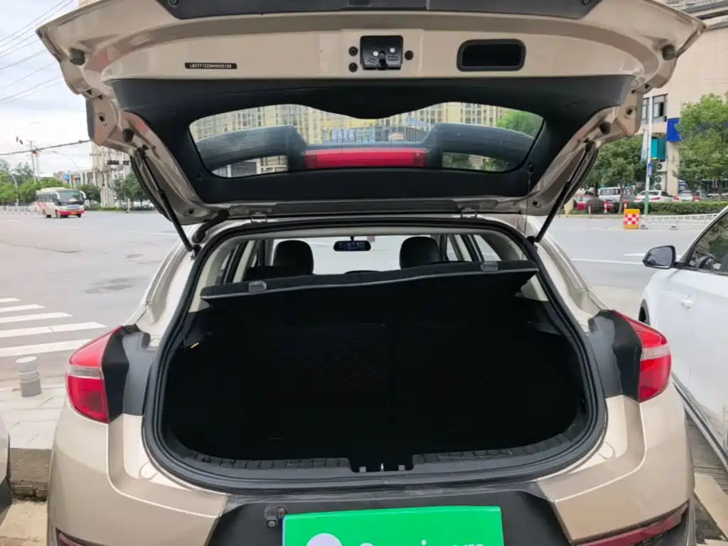 Geely Emgrand GS 2017 — фото 19