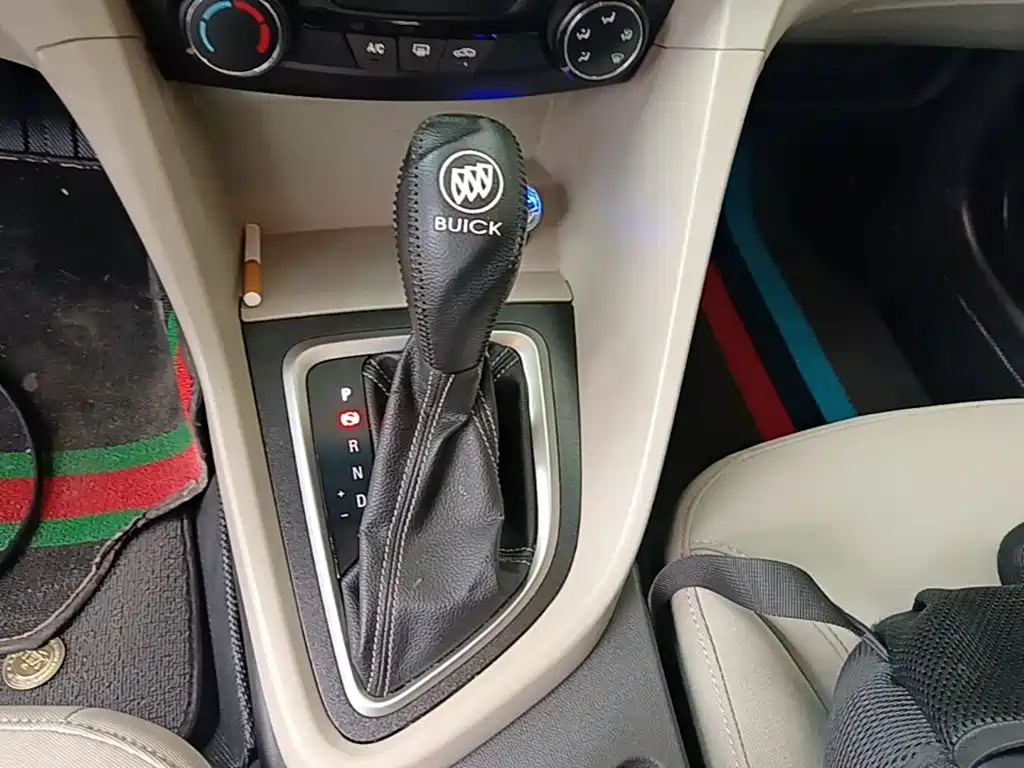 Buick Excelle GT 2015 — фото 14