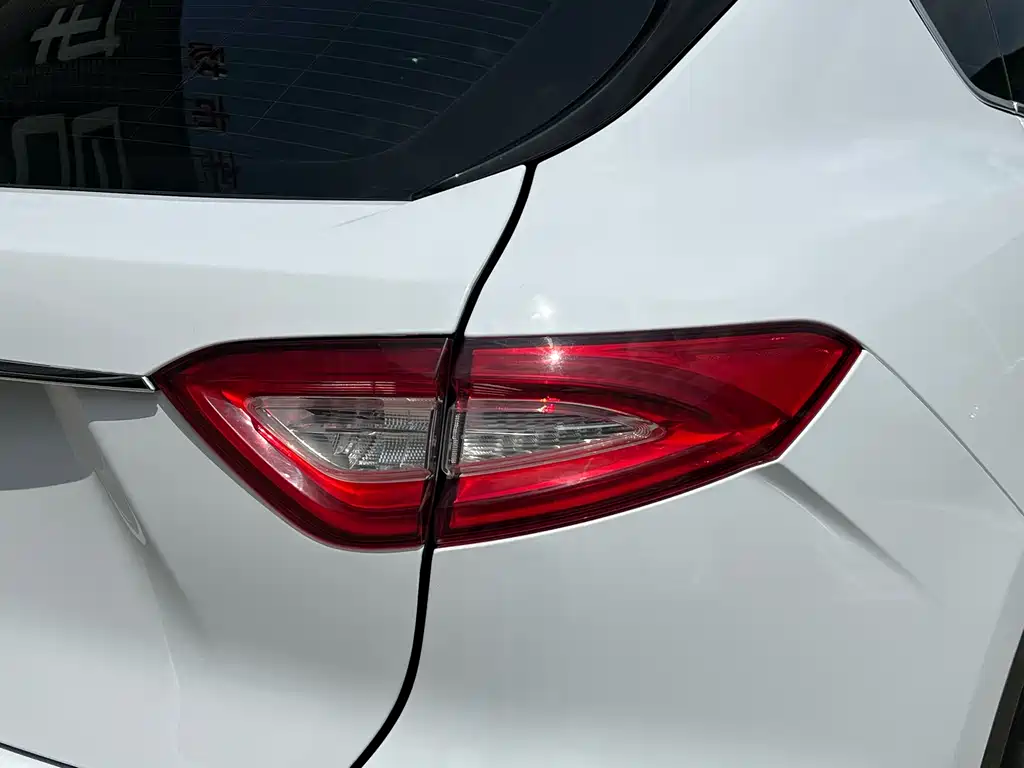 Maserati Levante 2018 — фото 7