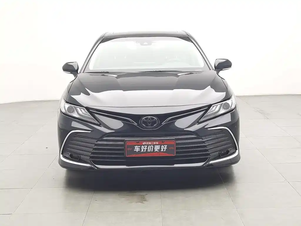 Toyota Camry 2022 — фото 3