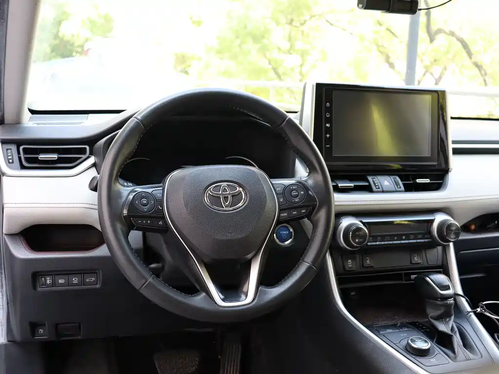 Toyota RAV4 2020 — фото 11