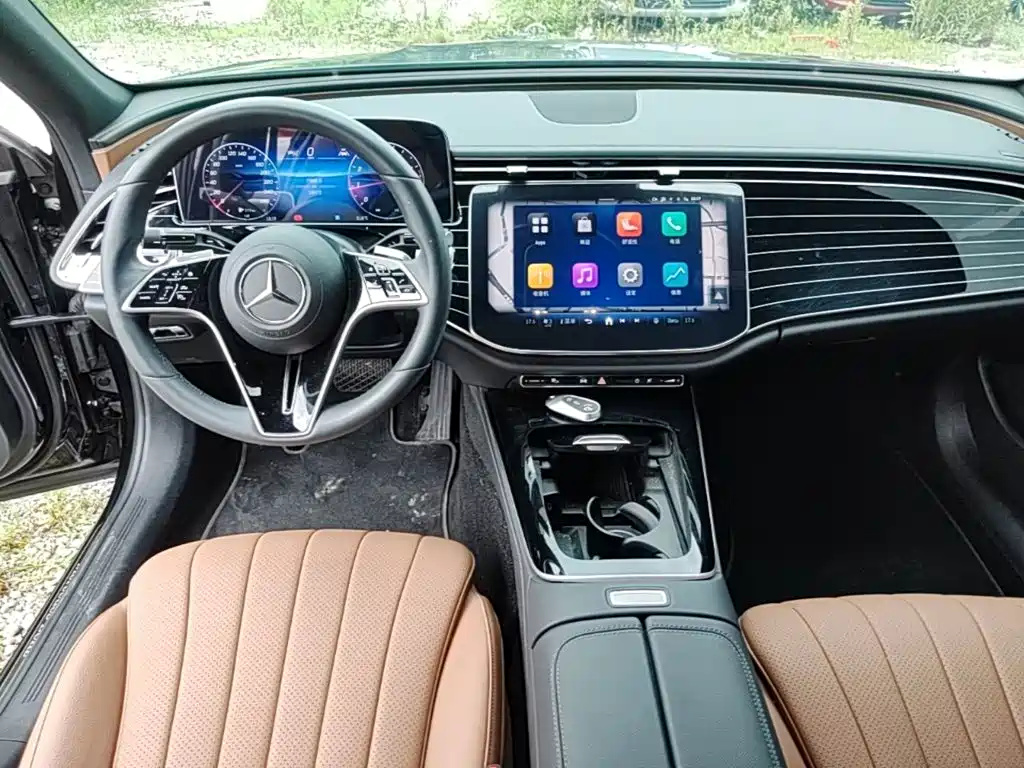 Mercedes-Benz E-Class 2024 — фото 10