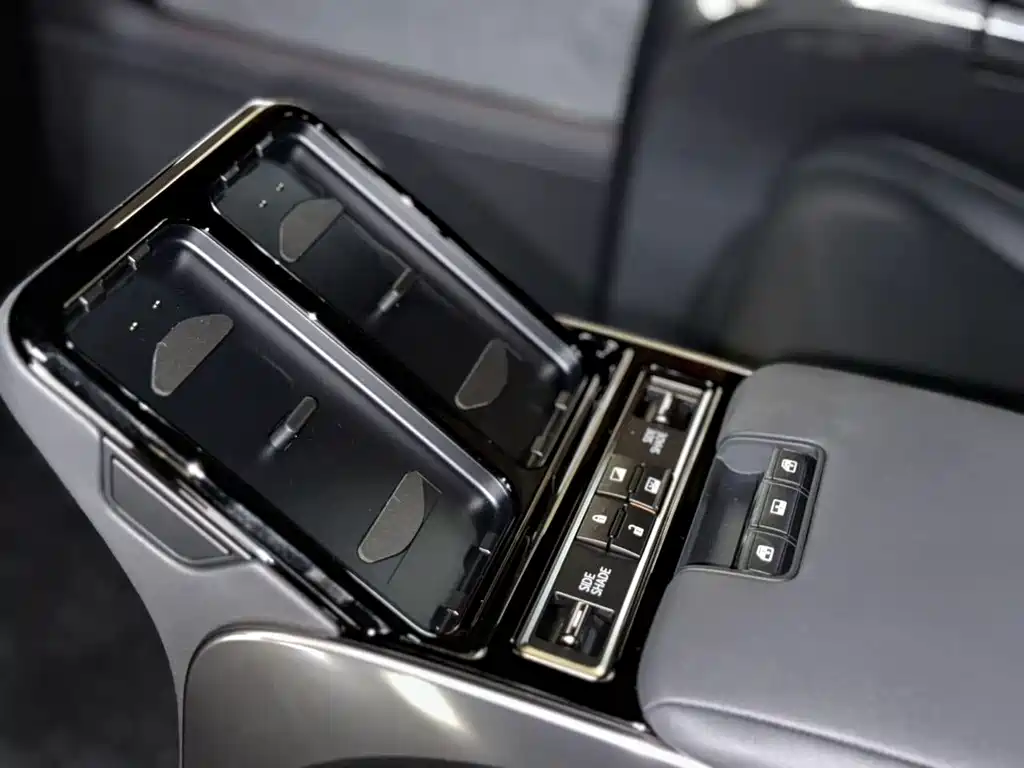 Lexus LM 2026 — фото 13