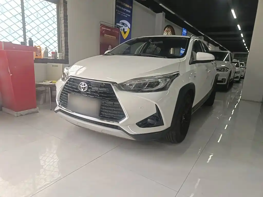 Toyota Yaris L 2021