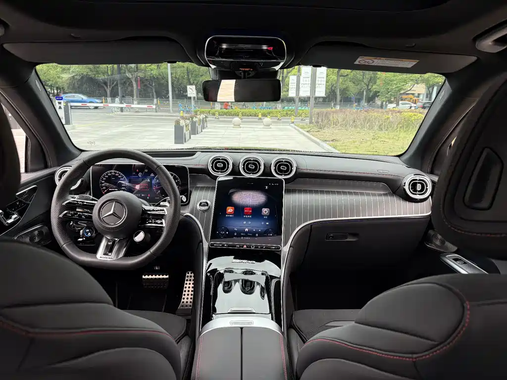 Mercedes-Benz GLC AMG 2026 — фото 14
