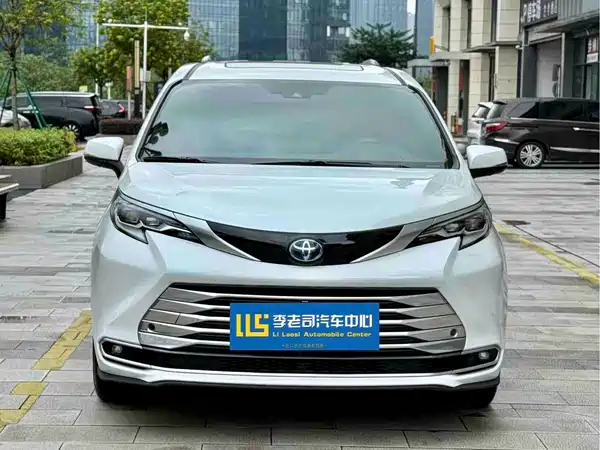 Toyota Sienna 2022