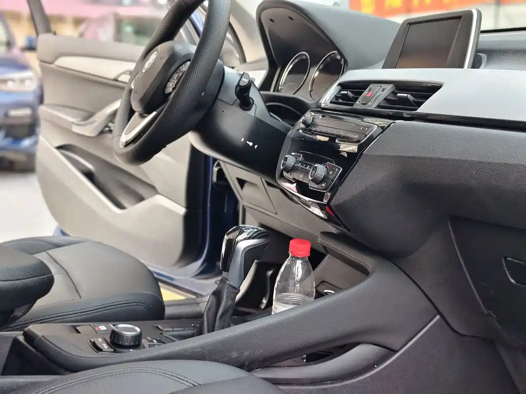 BMW X1 2018 — фото 14